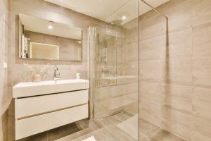 Modern Frameless Shower Screens